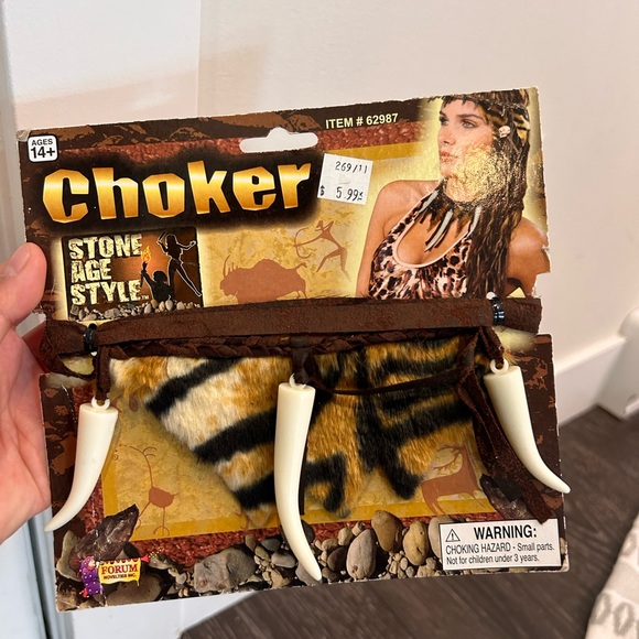 Leg Avenue Cave Girl Halloween Costume - Picture 5 of 6